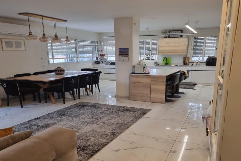 Renovated apartment in Musrara