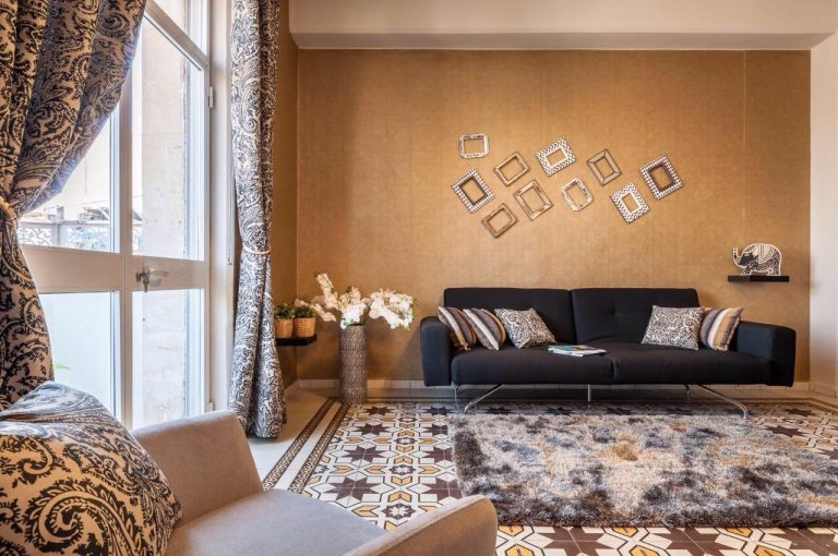 3 ROOMS/ FURNISHED/KING GEORGE ST UNIQUE LUXURIOUS ARAB STYLE
