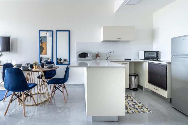 LUXURIOUS BUILDING / J TOWER / CITY CENTER / 1 BEDROOM