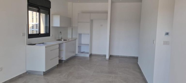 BEAUTIFUL BUILDING / MISHKENOT HAUMA / 3 ROOMS / Yosef Burg 10