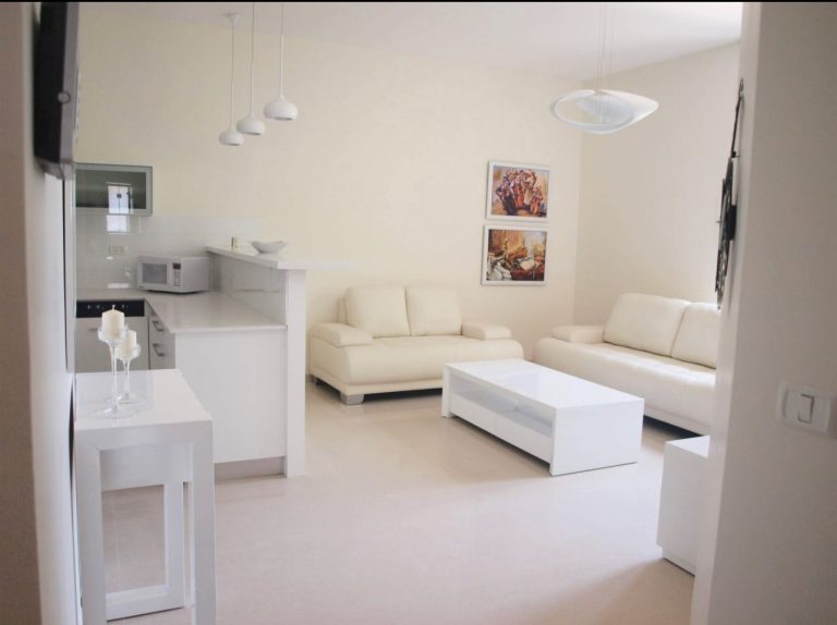LUXURIOUS APARTMENT / 2 BEDROOMS / FURNISHED / Kikar Hamusica