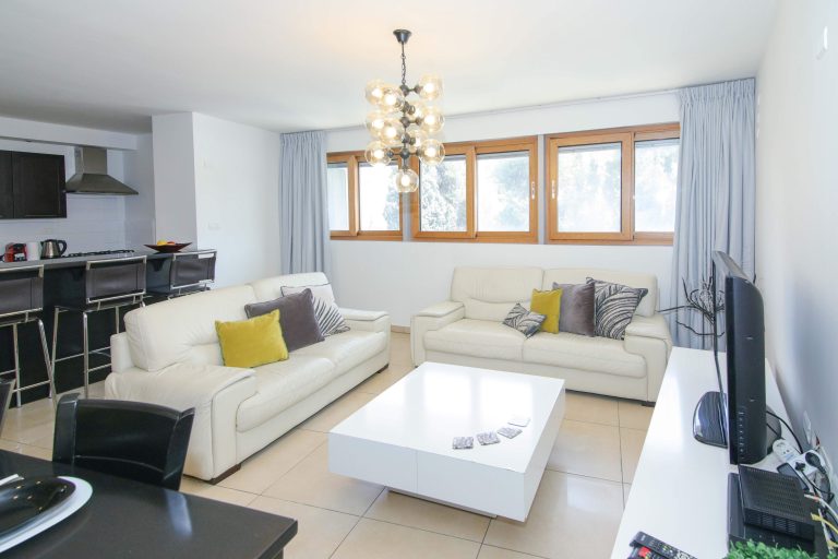 DELUXE APARTMENT AT KING DAVID RESIDENCE – 14, King David Street, Apartment 104