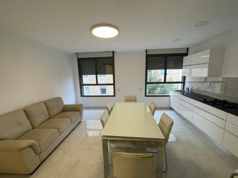 CITY CENTER  / 2 BIG ROOMS / FULLY FURNISHED / CENTRAL A/C / ELEVATOR
