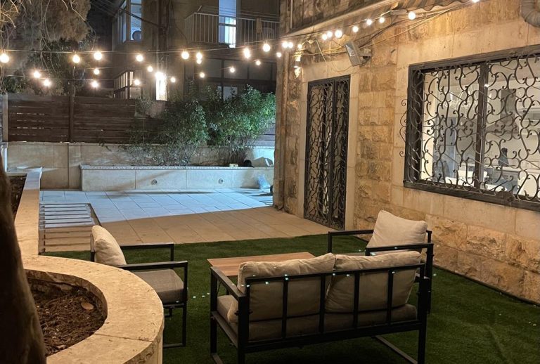 REHAVIA GARDEN APARTMENT / 3 ROOMS / FULLY FURNISHED / CENTRAL A/C / SPACIOUS & BRIGHT