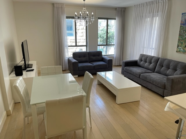 CITY CENTER RENTAL / NAHALAT SHIVA / 1 BEDROOM / FULLY FURNISHED / ELEVATOR / MODERN