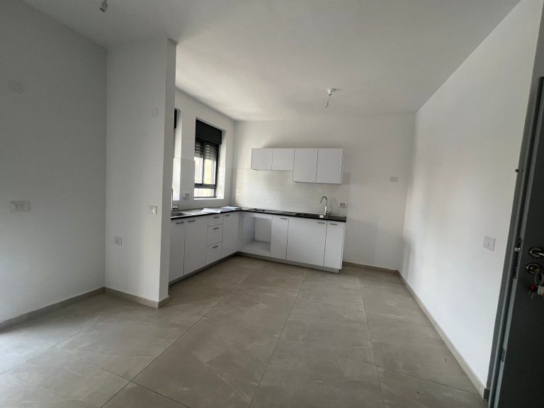 CITY CENTER RENTAL / 4 ROOMS / PARKING / STORAGE / 95 SQM / SUCA BALCONY