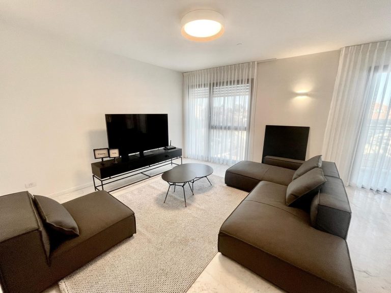 CITY CENTER LUXURY RENTAL / 4 ROOMS / 120 SQM / 2 BALCONIES / STORAGE / ELEVATOR / A/C