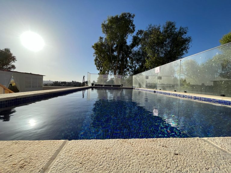 LUXURIOUS PENTHOUSE / RECHAVIA / SWIMMING POOL / PRIME LOCATION / PARKING