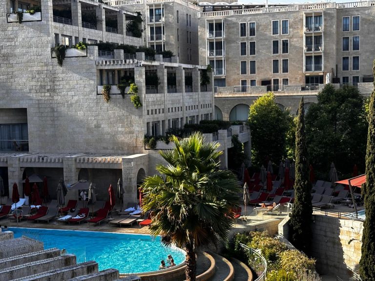 FOR RENT IN DAVID VILLAGE / MAMILA / AMAZING VIEWS / ELEVATOR / PARKING / BALCONY