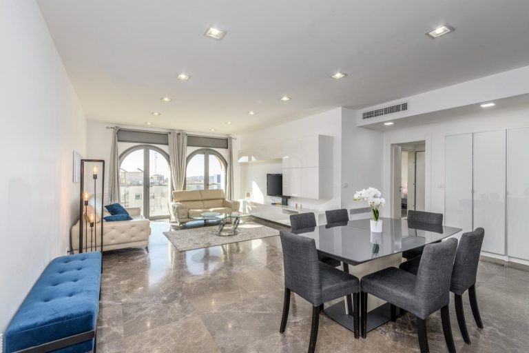 FOR RENT IN CITY CENTER / RAV KOOK 7 / LUXURIOUS LOBBY / PARKING / ELEVATOR